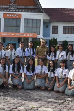 Wakil Bupati Humbahas: Hormati Guru dan Orangtua, Belajar Dengan Baik, Berdoa, Disiplin dan Jujur