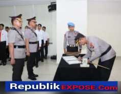 Kapolres Metro Jakarta Barat Laksanakan Upacara Sertijab Kapolsek Palmerah dan Kapolsek Cengkareng