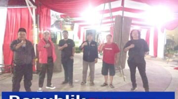 Persiapan Upacara HUT RI ke-80 RW 014 Cengkareng Timur Berjalan Lancar Berkat Gotong Royong