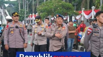 Brimob Polda Metro Jaya Amankan Unjuk Rasa di Gedung DPR/MPR RI
