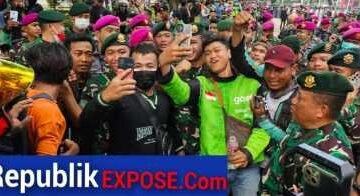 Redam Aksi Massa Prajurit TNI Laksanakan Aksi Humanis