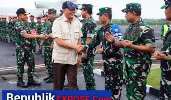 Panglima TNI Dampingi Menhan RI Tinjau Latihan Puncak Super Garuda Shield di Baturaja