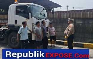 Polsek Kalibaru Polres KP3 Tanjung Priok, Edukasi Sopir Truk Soal Keselamatan Berlalu Lintas