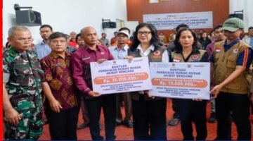 Pemerintah Pusat Serahkan Bantuan Stimulan Perbaikan Rumah Terdampak Banjir di Humbahas, Rp 2 Miliar Lebih.