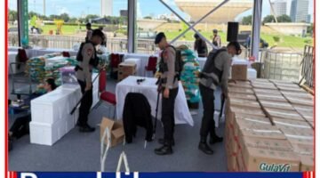 Brimob Polda Metro Jaya Lakukan Sterilisasi Di Monas, Pastikan Pembagian Sembako Serta Pasar Murah Aman dan Nyaman