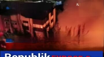 Gudang Suku Cadang Motor di Jalan Cendrawasih Cengkareng Jakarta Barat dilalap Si Jago Merah ,