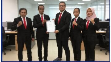 Dewan Pimpinan Pusat ( DPP) LBH Harimau Raya Serahkan SK Ketua DPD DKI Jakarta .