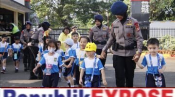 Brimob Polda Metro Jaya Terima Kunjungan Siswa TK, Edukasi Tugas Polisi di Mako Batalyon B Pelopor.