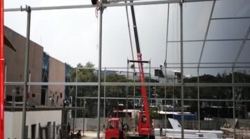 Bangunan Berstatus Disegel Kembali Dibangun, Proyek Lapangan Padel di Cengkareng Timur Tuai Pertanyaan