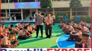 Brimob Metro Jaya Latih Kedisiplinan Siswa SMK Kemala Bhayangkari 1 Lewat Baris-Berbaris
