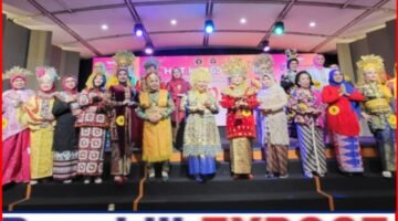 Tampilkan Busana Adat Nusantara, IKWI DKI Jakarta Dukung Pelestarian Budaya di HUT ke-65