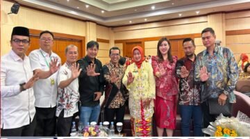 Serah Terima Jabatan Pejabat Pemkot Jakbar, Iin Mutmainnah: Mutasi Adalah Proses Regenerasi untuk Perkuat Pelayanan Publik