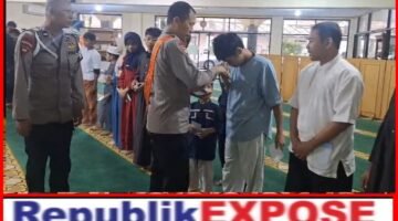 Brimob Polda Metro Jaya Santuni Anak-anak Yatim, Doa Bersama dan Jumat Berkah Digelar Humanis