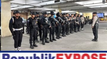 Brimob Polda Metro Jaya Amankan 2 Pemuda Diduga Hendak Tawuran di Ciracas, 4 Sajam Disita