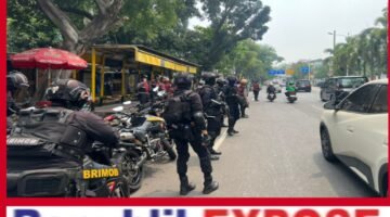 Brimob Polda Metro Jaya Patroli Cipta Kondisi, Bantu Pengemudi Ojol Kecelakaan di Kebun Sirih