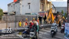 PAM Jaya membangun jaringan pipa SPAM di Malaka-Rorotan untuk meningkatkan layanan dan kualitas air bersih warga. (foto: arsip PAM Jaya)