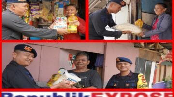 Brimob Metro Jaya Bagikan Paket Sembako ke Warga Pamulang