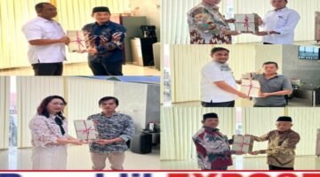 Wakil Bupati Humbahas Serahkan Sertifikat Wakaf Kepada Nazir Masjid