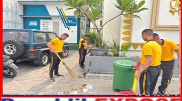 Brimob Metro Jaya Gelar Jumat Bersih, Jaga Kebersihan Masjid di Harapan Indah Bekasi