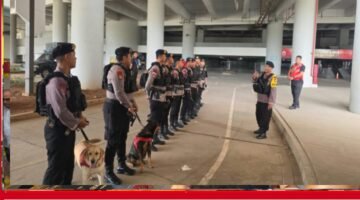 Brimob Polda Metro Jaya Sterilisasi JIS, Pastikan Laga Persija Vs Persik Aman