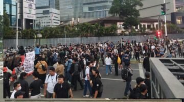 Aksi Gabungan Mahasiswa di Bundaran HI, 730 Massa Desak Prabowo-Gibran Turun dan Tetapkan Status Bencana Nasional